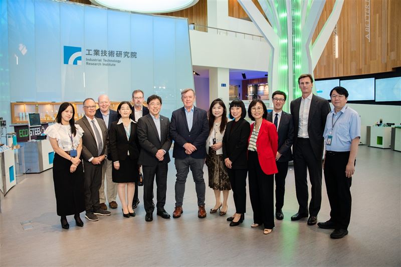 亞利桑那大學校長克勞：將與台灣加深 AI 產學合作。（圖／亞利桑那大學提供）