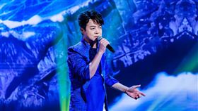 翁立友歌聲動人。（圖／中天提供） 