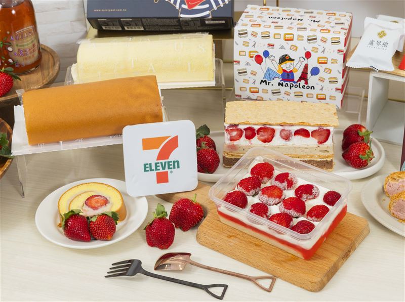 爆量草莓X儀式感甜點，7-ELEVEN《預購誌》獨家附贈特製叉子及湯匙。（圖／品牌業者提供）