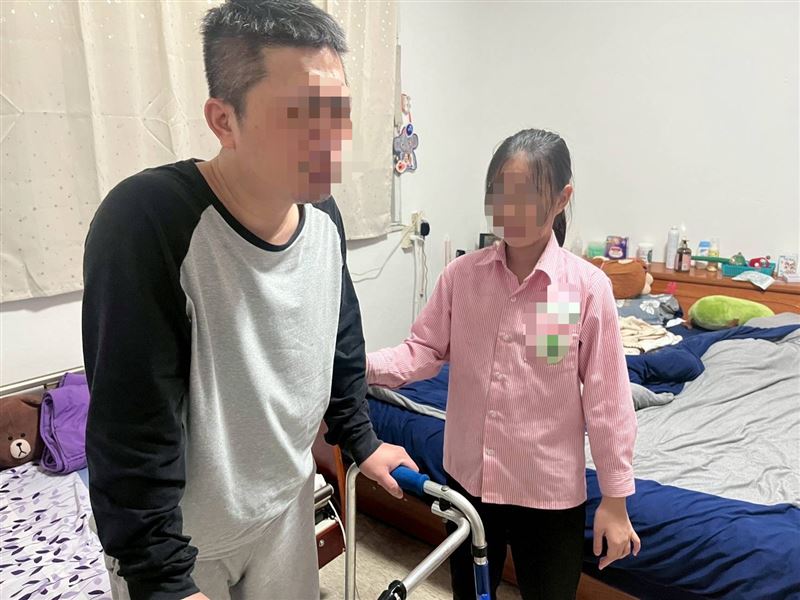 「我真的撐不下去了！」丈夫中風、婆婆洗腎，阿雲擔起重任，清晨六點出門打工養一家五口，面臨崩潰邊緣。（圖／翻攝自《愛的延續》公益協會臉書）