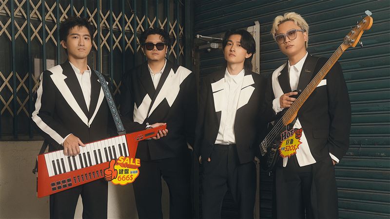 冰球樂團夜衝撞鬼 路中驚見神秘拾荒老人