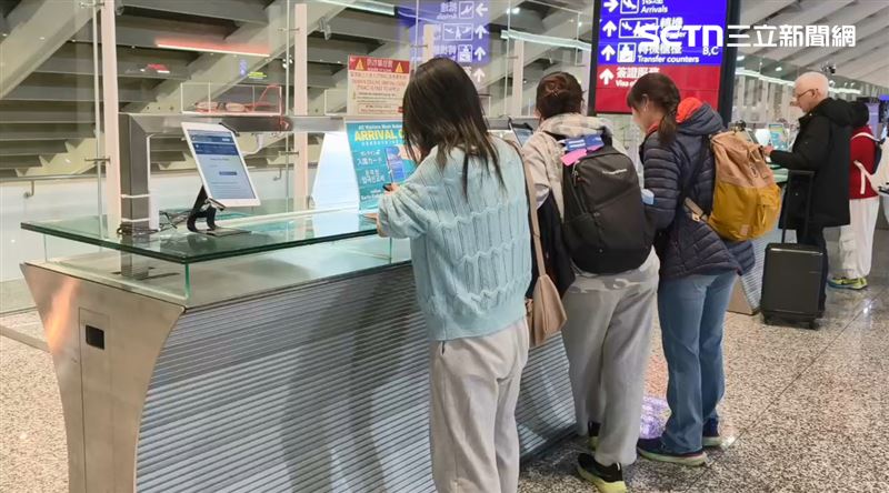 近日有媒體報導稱日籍旅客入境台灣，掃描QRCODE填寫入國登記表時，被詐騙50元美金，移民署急澄清，稽查無異常狀況。（圖／翻攝畫面）