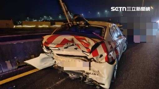 國道「紅斑馬」遭慘撞！車尾潰縮1人送醫