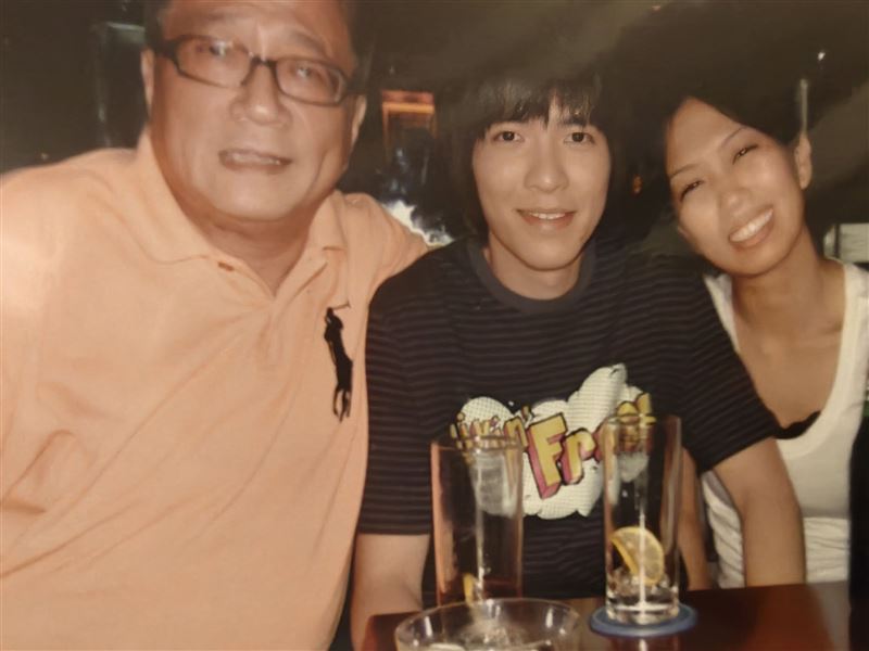 蕭敬騰岳父過世,妻子Summer撰文紀錄父親離世後的日子。(圖/翻攝自Summer臉書)