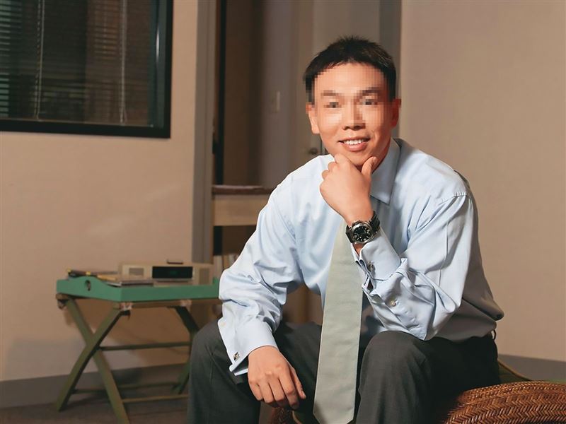 王廣德兒子王安亞被稱為「華爾街金童」，但娶了爸爸的前女友蔡女後，和家裡漸行漸遠。（圖／翻攝自政大國發所官網）