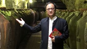 外界好奇命理師是否因「洩露天機」而招災，對此，業界有兩派看法，命理師江柏樂認為：「多少有關係」。（圖／翻攝自江柏樂FB）