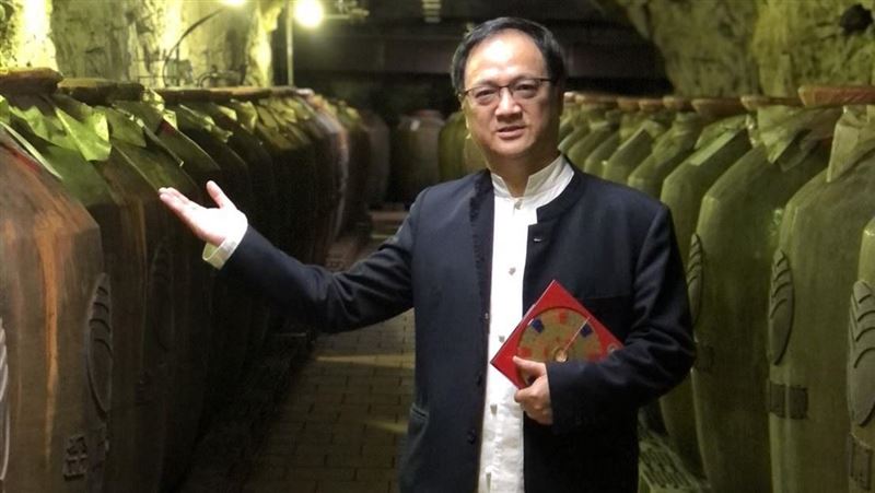 外界好奇命理師是否因「洩露天機」而招災，對此，業界有兩派看法，命理師江柏樂認為：「多少有關係」。（圖／翻攝自江柏樂FB）