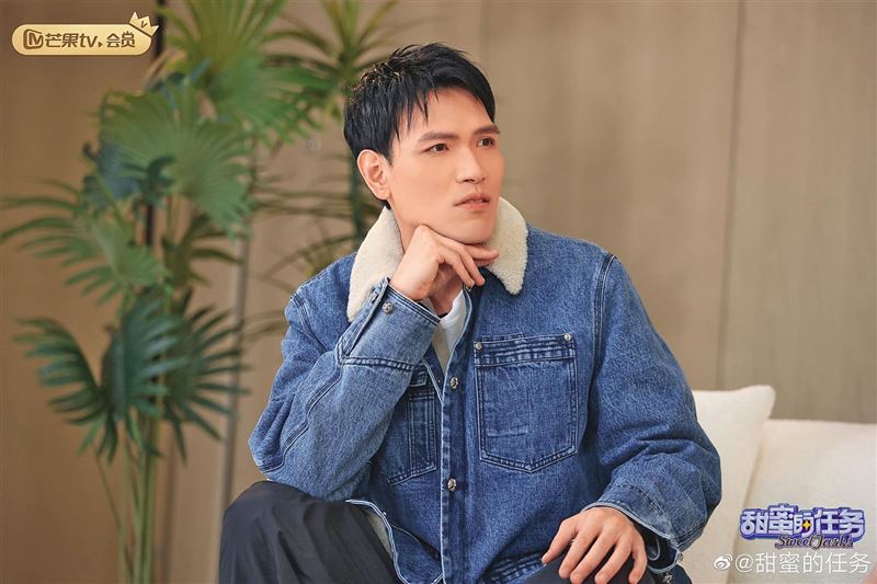楊宗緯參加陸綜《甜蜜的任務》，分享較少在螢光幕前曝光的一面，包括音樂歷程與近況。（圖／翻攝自甜蜜的任務微博）