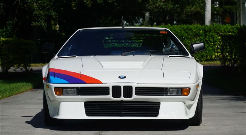 外觀配有罕見的Procar式樣前擾流板。（圖／翻攝Mecum網站）