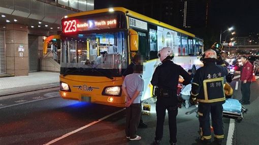 北市公車停讓行人再起步「卻輾斃單車婦」