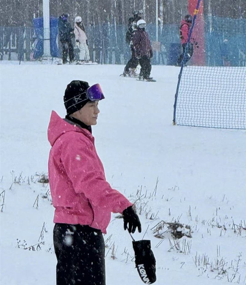 李晨出席滑雪活動被網友拍到。（圖／翻攝自微博）