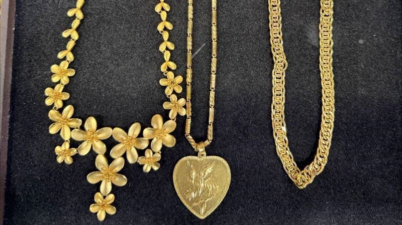 癡情婦賣黃金代收定情包裹　開箱心碎淚崩