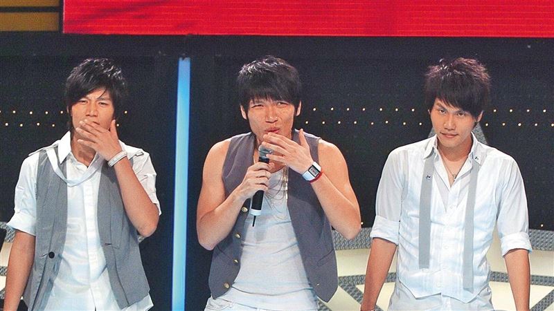 楊宗緯出道爭議一次看　謊報年齡、當惡鄰