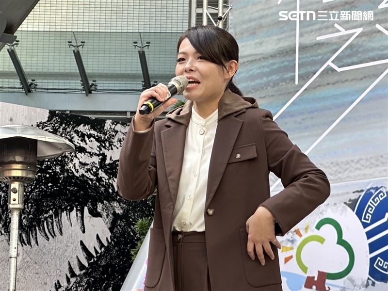 高虹安明顯心情不錯。（圖／記者羅欣怡攝影）