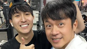 兒童台哥哥驚喜同框　「巨大肌肉照」曝光