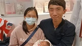 溪州芭樂農，逆境求生，37歲爸12年連生6寶，被封最強夫妻,6寶爸(圖／翻攝畫面)
