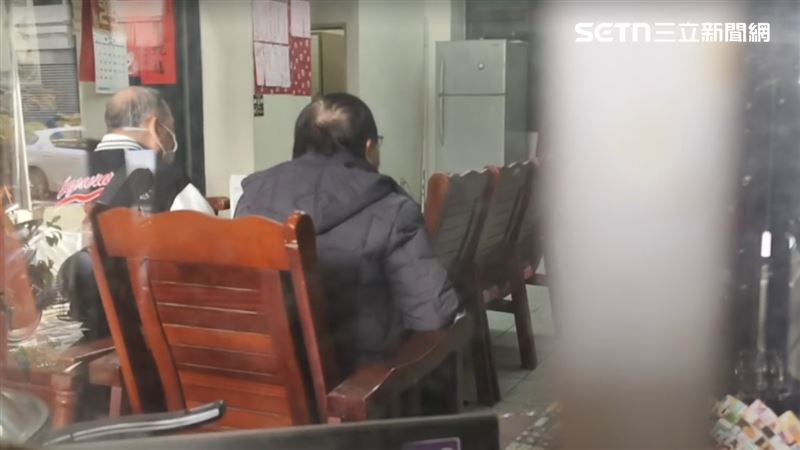 檢調分別搜索11處，共帶回13人。（圖／記者廖國雄攝影）