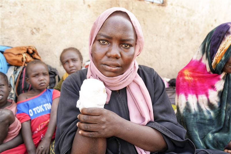 蘇丹內戰的難民。Axios的報導預測，非洲有望因巨大的人口紅利，搖身一變成為世界經濟成長最快區域，但若無政治穩定，恐怕人口紅利會變為詛咒，引發一連串人道災難。（圖／翻攝自X平台 @sudanwarmonitor）