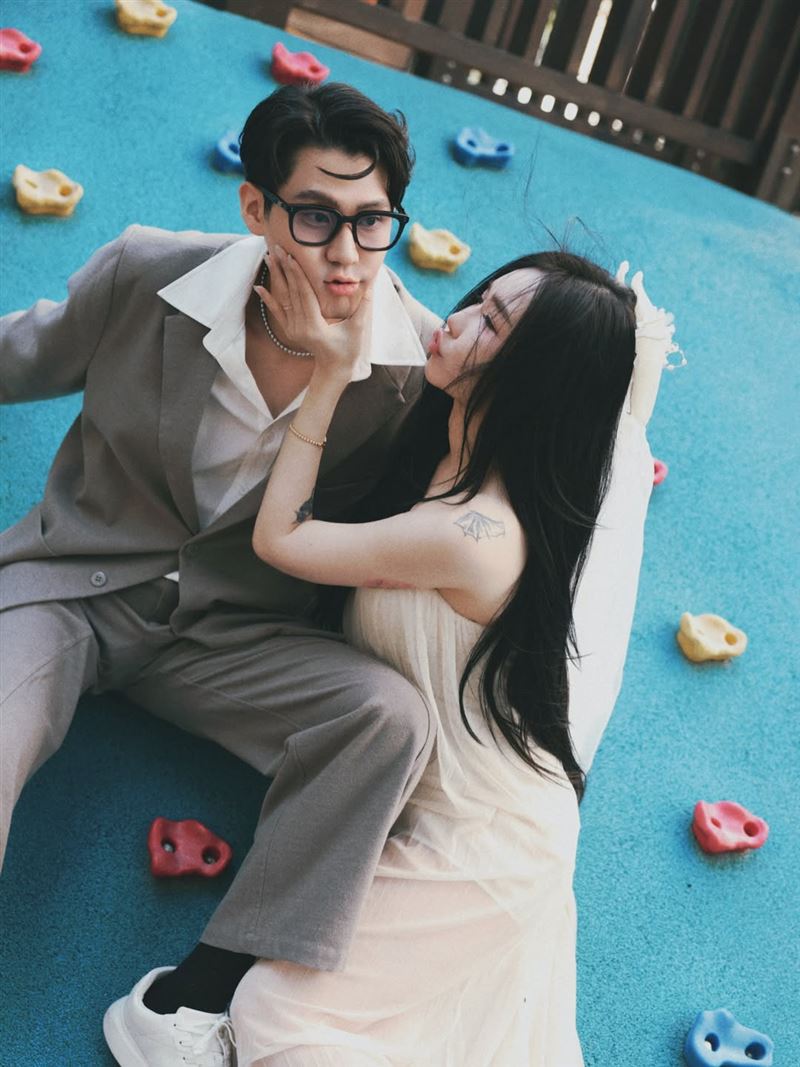 李玉璽與許允樂結婚。（圖／翻攝自臉書）