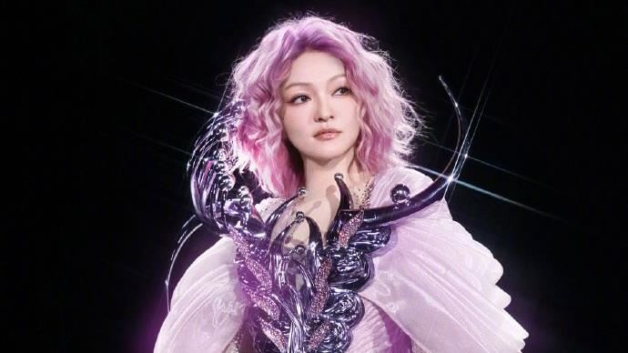 張韶涵「團隊換血」翻車！精靈瞬間變大媽