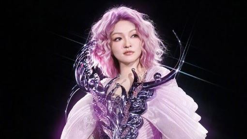 張韶涵「團隊換血」翻車！精靈瞬間變大媽