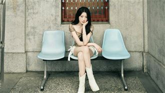 大溪老街驚見超仙正妹拍照　竟是葉舒華