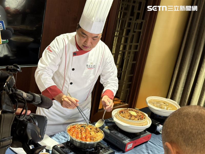 金龍餐廳主廚許耀光。（圖／記者李育道攝影）
