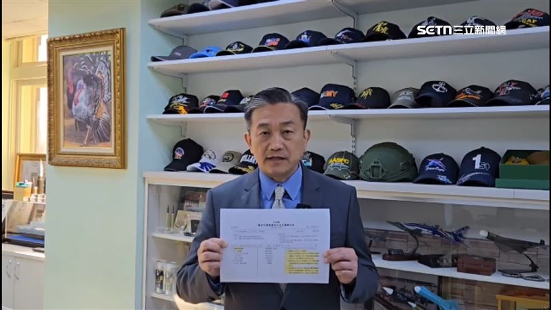 王定宇直言，在立法院預算文書內看到，助理的薪水是編在人事費的科目下，而在人事費科目下是不能隨便留用