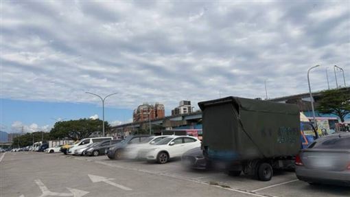 雙園河濱公園停車場命案！男陳屍賓士車內