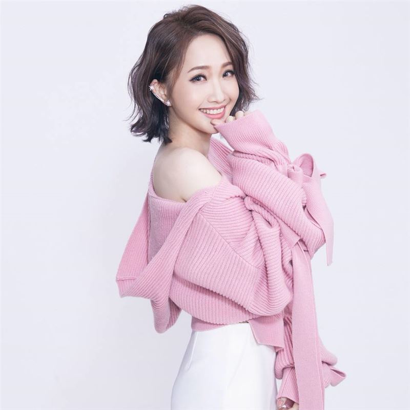 已故歌手Miu朱俐靜於2022年7月因乳癌病逝，享年40歲。（圖／翻攝自朱俐靜 Miu Chu臉書）