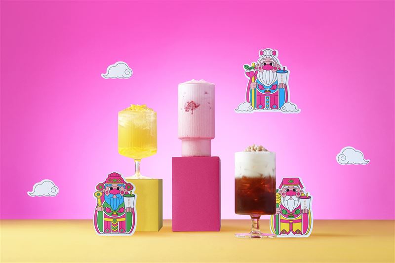 茶湯會冬季限定飲品，由右到左分別為燕麥鐵觀音拿鐵(燕麥系列)、草莓四季春拿鐵(草莓系列)，以及香柚翡翠綠(香柚系列) 。（圖／品牌業者提供）