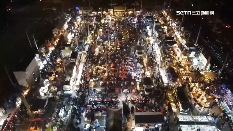 因今年7月遭丹娜絲颱風肆虐，嘉義市湖美夜市停業4個多月，近期整修完成、重新開業