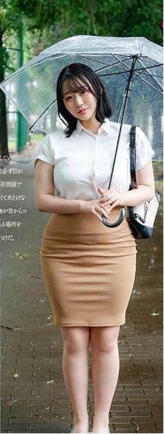 一劍浣春秋大讚，「南見京」這位新人真的太強大了，不只外型又高又胸有最強之稱，一定會紅。（圖／翻攝自Ｘ）