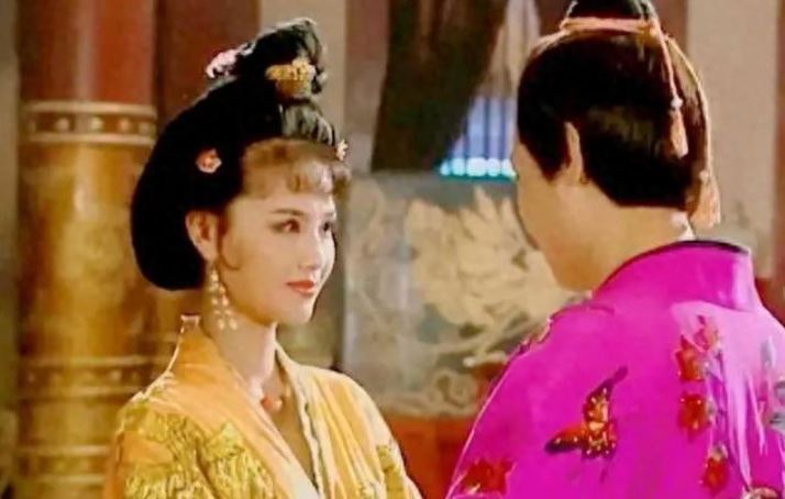 武則天最寵男寵張昌宗，哄睡女皇後密會上官婉兒，引發了一場後宮風暴。（影視示意圖／翻攝自百度百科）