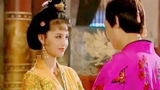 張昌宗剛哄睡77歲武則天，轉身就去壞壞了