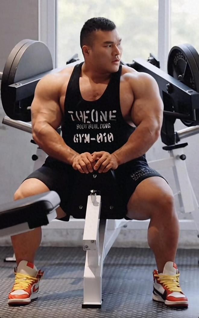 中國健美8連冠國手王崑，16日晚間傳出不幸過世，年僅30歲。（圖／翻攝自微博）