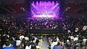 「輔人潮聖誕演唱會」輔大中美堂登場輔仁大學17日晚間舉辦「輔人潮聖誕演唱會」，歌手羅志祥、盧廣仲、樂團告五人等接力登場，嗨翻中美堂。（輔大提供）中央社記者王鴻國傳真　114年12月17日