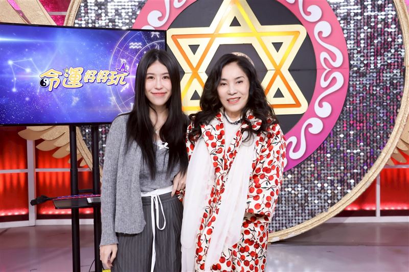 李亞萍跟柔柔一起錄影。（圖／記者鄭孟晃攝影）