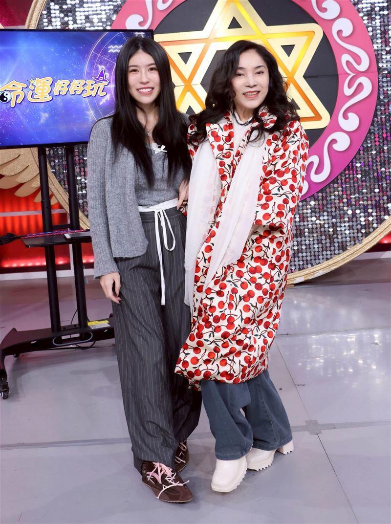 李亞萍跟柔柔一起上節目。（圖／記者鄭孟晃攝影）