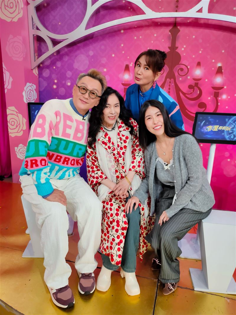 李亞萍、柔柔上何篤霖、陳亞蘭節目。(圖/鴻凱娛樂提供)