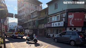 新北陳男騎車載友行經橫溪路時追撞走在斑馬線上的蘇婦。（圖／翻攝畫面）