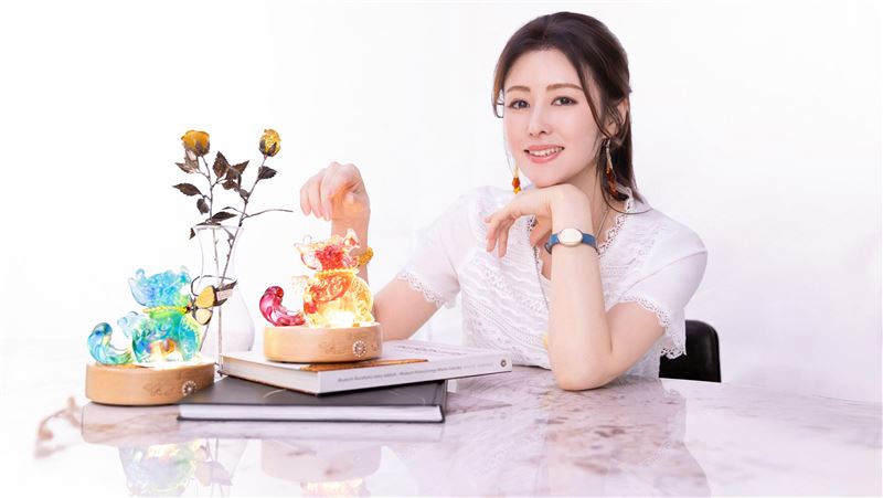 離婚王泉仁斷豪門婚 麻衣公開百萬收藏