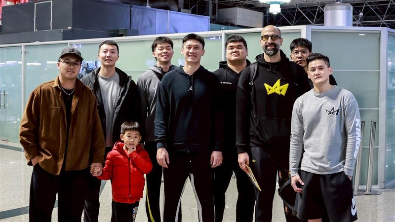 桑尼本季報銷!回約旦動刀 總教練親送機