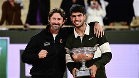 球王艾卡拉茲（Carlos Alcaraz）宣布和教練費瑞羅（Juan Carlos Ferrero）結束合作。（圖／美聯社／達志影像）