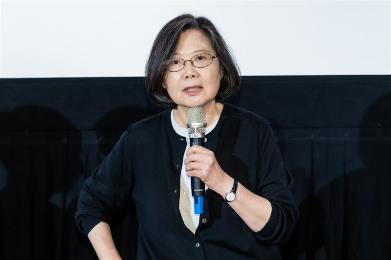 前總統蔡英文邀請大家進戲院觀賞《大濛》。(圖/牽猴子提供)