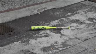 嫌結帳太慢抓狂！惡男痛毆超商店員又襲警