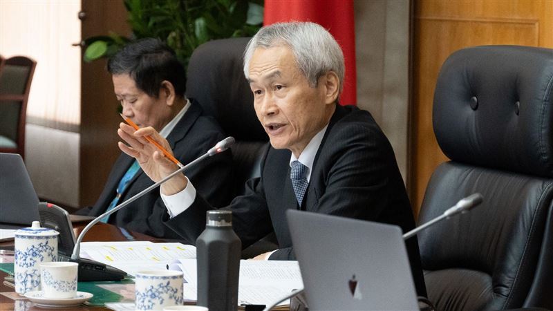 藍白反年改!年金早4年破產 考試院嘆1事