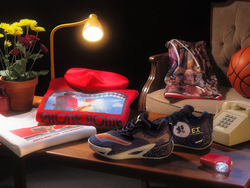 PUMA攜手影史最具代表性的經典科幻電影《E.T. 外星人》。(圖/品牌業者提供)