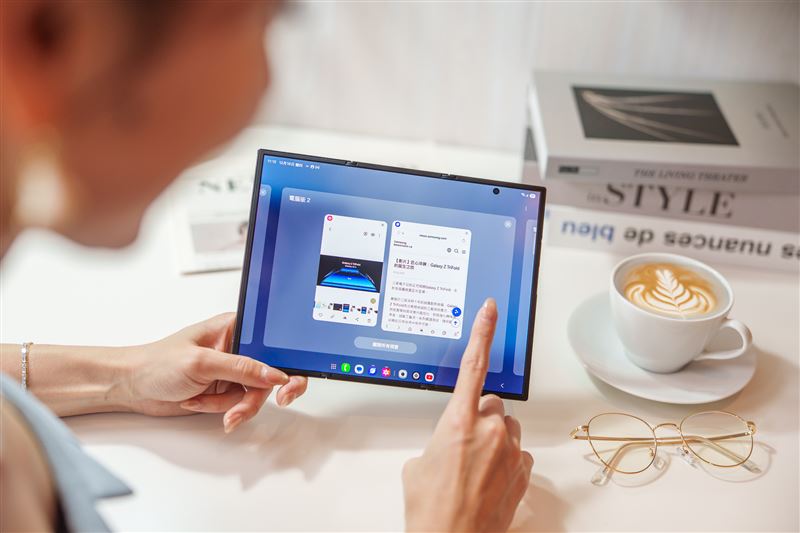 Galaxy Z TriFold為首款支援獨立運作Samsung DeX的手機,可建立最多四個工作區。(圖/台灣三星提供)