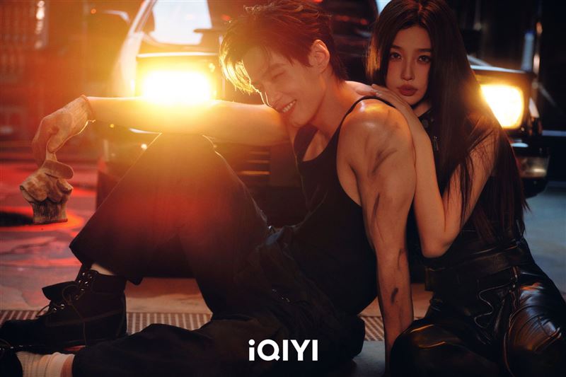 何與為戲狂降體脂,與虞書欣有許多火花碰撞。(圖/愛奇藝提供)